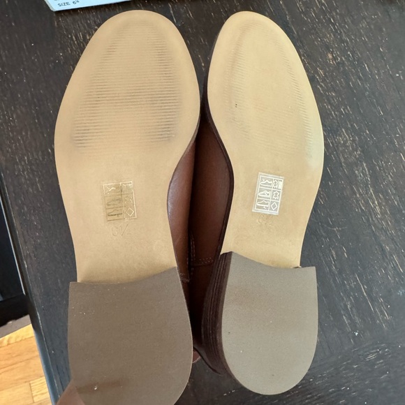 Madewell Flat Chelsea Boots - Picture 4 of 5